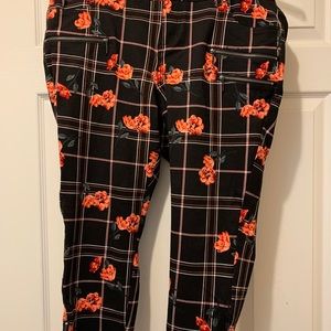 Floral Black skinny leg pants